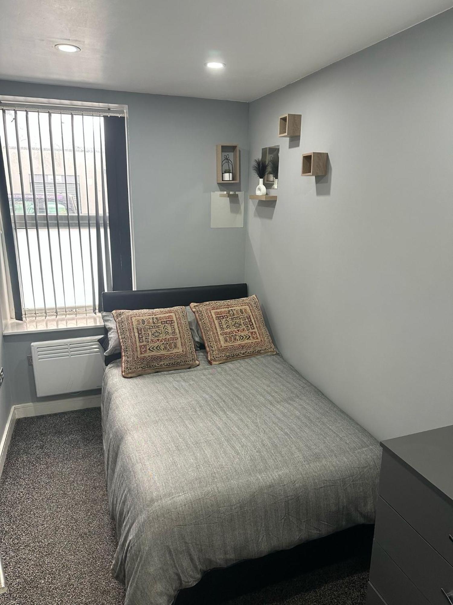 2 Bedroom Flat With Hot Tub Cardiff Bagian luar foto